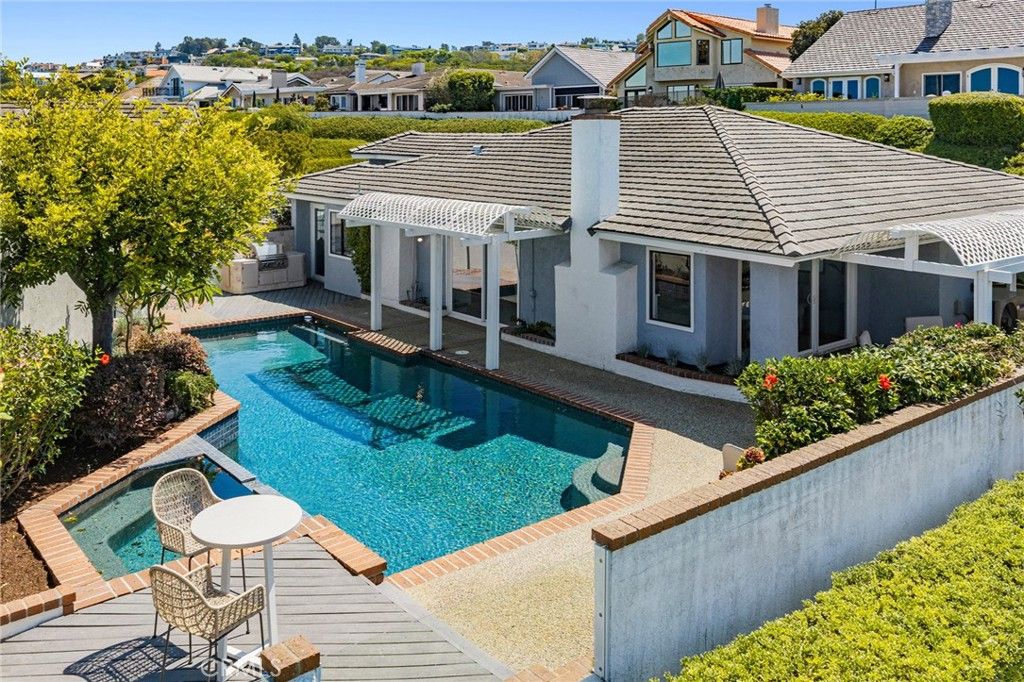 Image 3 of property listing at 2001 Yacht Mischief, Newport Beach, CA 92660