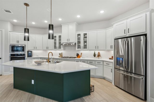 7749 Pondview Lane, Fort Worth, TX 76123