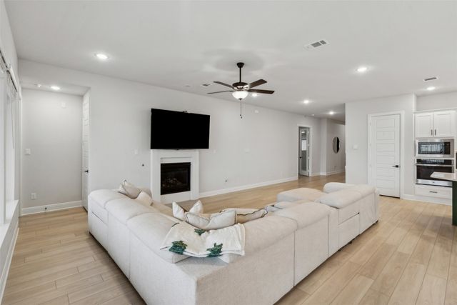 7749 Pondview Lane, Fort Worth, TX 76123