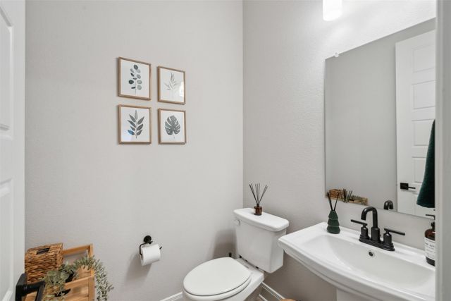 7749 Pondview Lane, Fort Worth, TX 76123