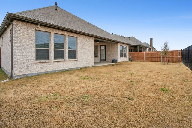 7749 Pondview Lane, Fort Worth, TX 76123