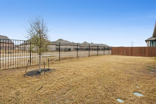 7749 Pondview Lane, Fort Worth, TX 76123