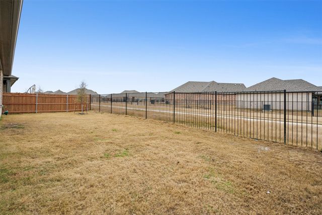 7749 Pondview Lane, Fort Worth, TX 76123