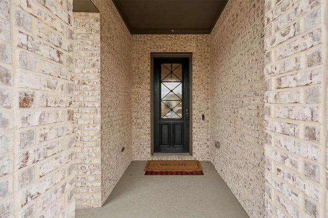 7749 Pondview Lane, Fort Worth, TX 76123