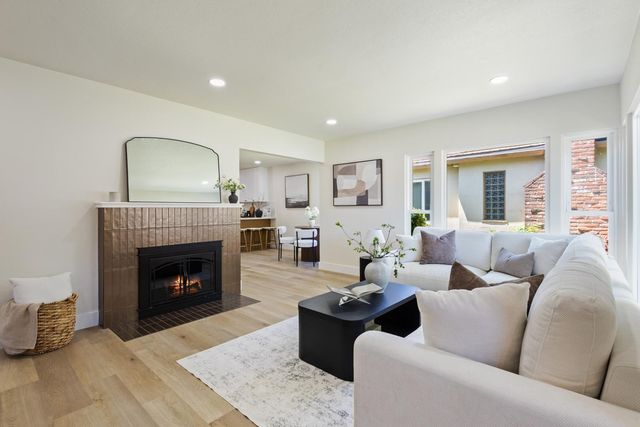 846 Vallejo Way, Sacramento, CA 95818