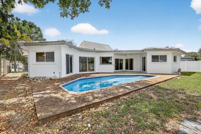 1931 NE 62nd Street, Fort Lauderdale, FL 33308