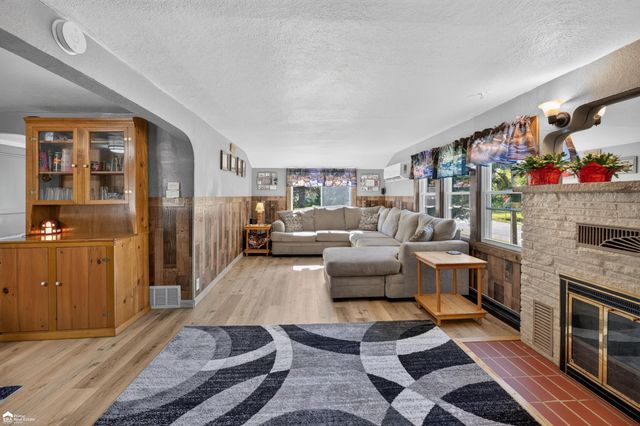1442 Natalie Drive, Burton, MI 48529