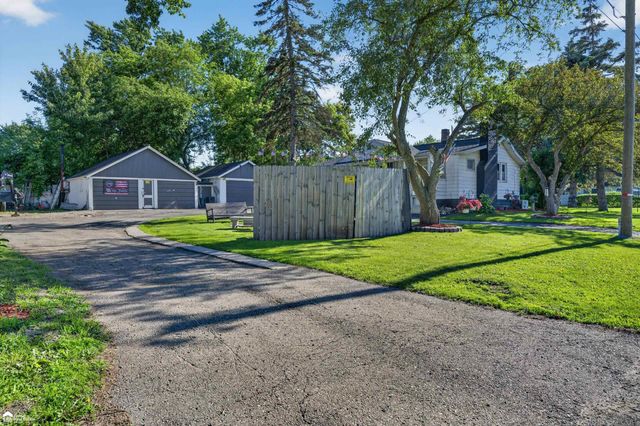1442 Natalie Drive, Burton, MI 48529