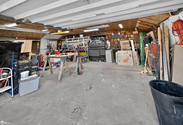 1442 Natalie Drive, Burton, MI 48529