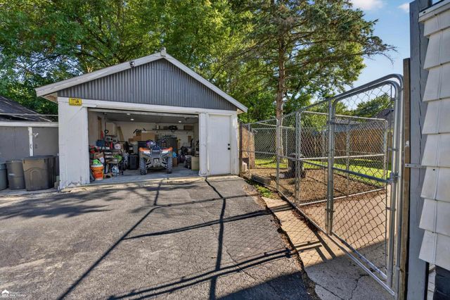 1442 Natalie Drive, Burton, MI 48529