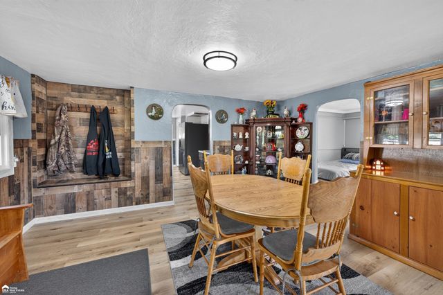 1442 Natalie Drive, Burton, MI 48529