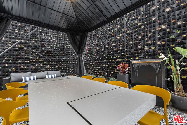 8687 Venice Boulevard, Los Angeles, CA 90034