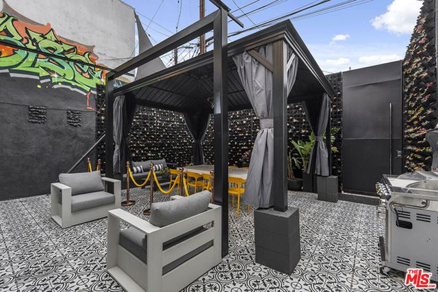 8687 Venice Boulevard, Los Angeles, CA 90034