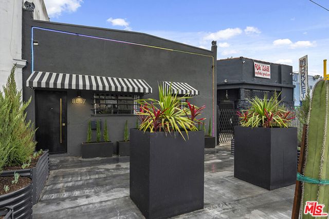 8687 Venice Boulevard, Los Angeles, CA 90034