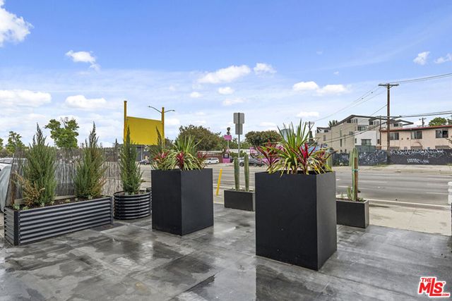 8687 Venice Boulevard, Los Angeles, CA 90034