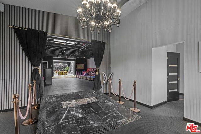 8687 Venice Boulevard, Los Angeles, CA 90034