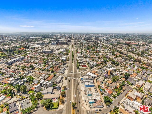 8687 Venice Boulevard, Los Angeles, CA 90034