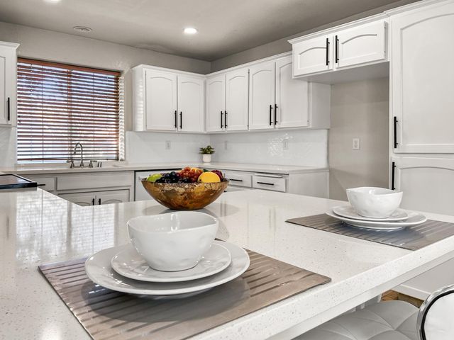 8534 N Meridian Avenue, Fresno, CA 93720