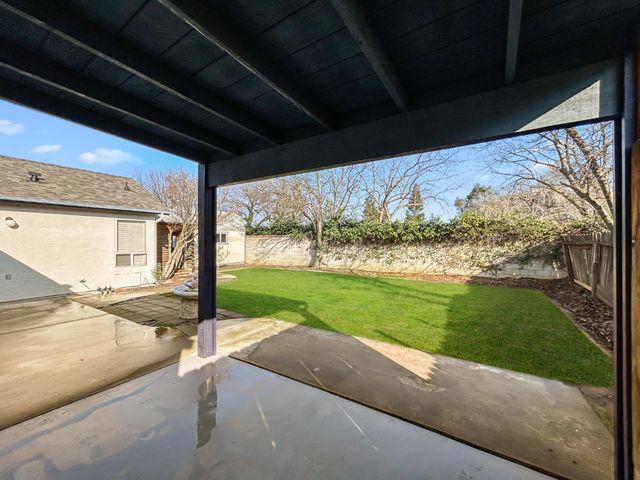 8534 N Meridian Avenue, Fresno, CA 93720