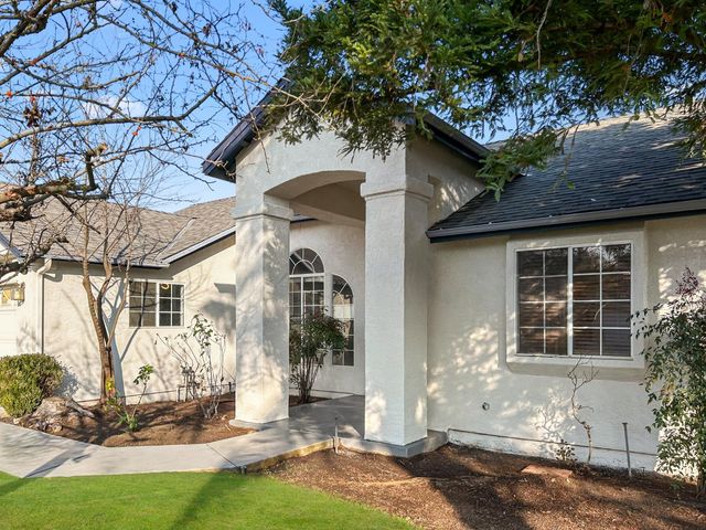 8534 N Meridian Avenue, Fresno, CA 93720