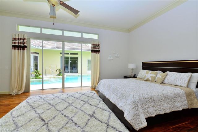 634 Soliel DR, Naples, FL 34110