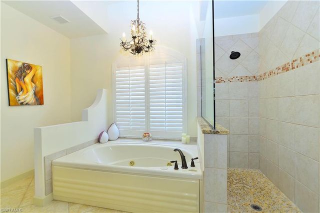 634 Soliel DR, Naples, FL 34110