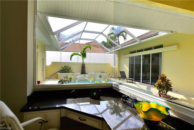 634 Soliel DR, Naples, FL 34110