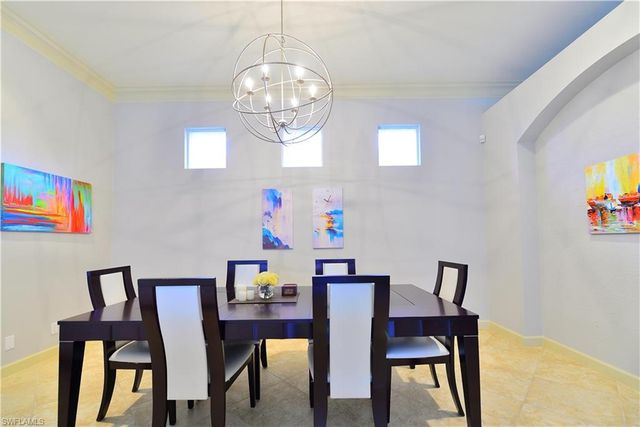 634 Soliel DR, Naples, FL 34110