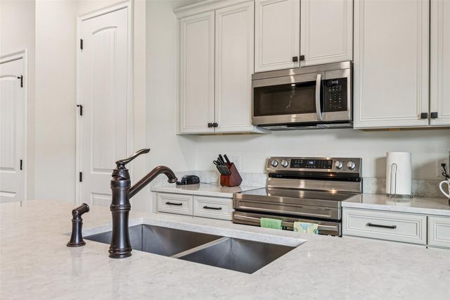 2968 ON THE ROCKS POINT, Kissimmee, FL 34747