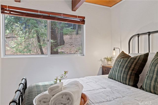 269 Massive, Lake Arrowhead, CA 92352