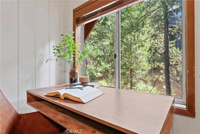 269 Massive, Lake Arrowhead, CA 92352