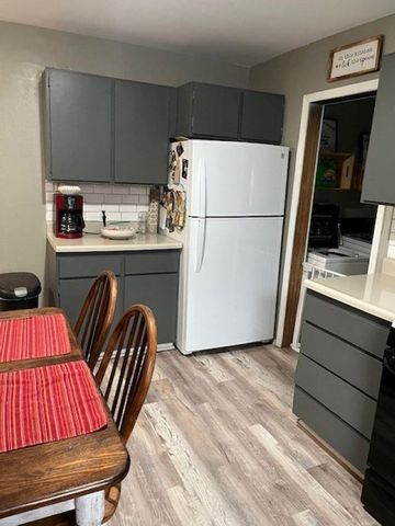 918 E 15th Ave, Winfield, KS 67156