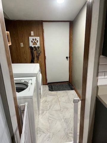 918 E 15th Ave, Winfield, KS 67156