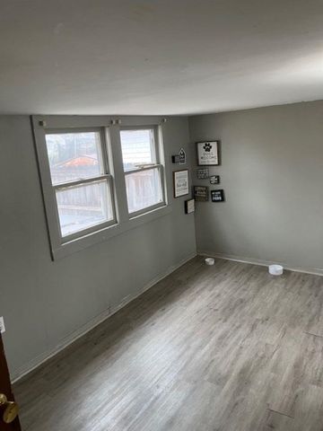 918 E 15th Ave, Winfield, KS 67156