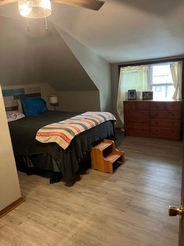 918 E 15th Ave, Winfield, KS 67156