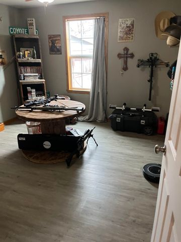 918 E 15th Ave, Winfield, KS 67156