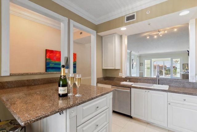 6 Harbour Isle Drive E Ph01, Fort Pierce, FL 34949