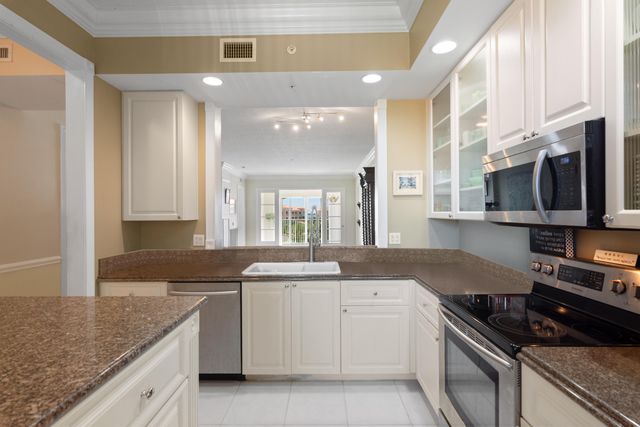 6 Harbour Isle Drive E Ph01, Fort Pierce, FL 34949