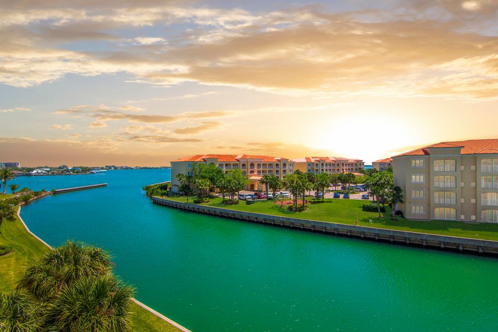 6 Harbour Isle Drive E Ph01, Fort Pierce, FL 34949