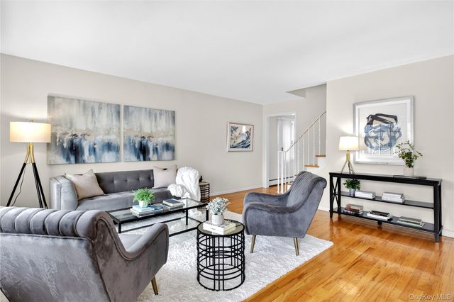 1019 Whittier Avenue, New Hyde Park, NY 11040