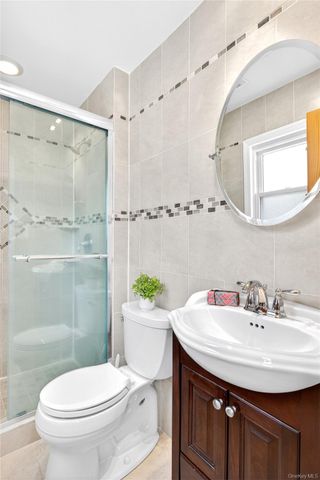1019 Whittier Avenue, New Hyde Park, NY 11040