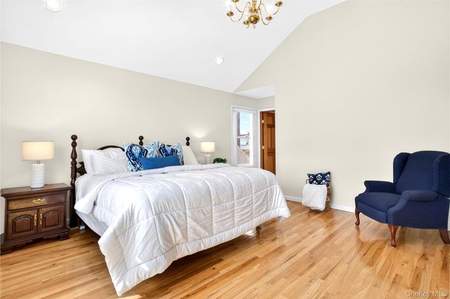 1019 Whittier Avenue, New Hyde Park, NY 11040