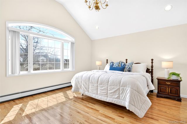 1019 Whittier Avenue, New Hyde Park, NY 11040
