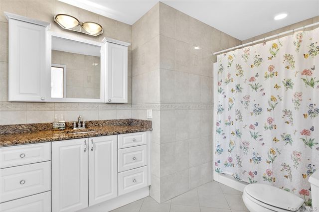 1019 Whittier Avenue, New Hyde Park, NY 11040