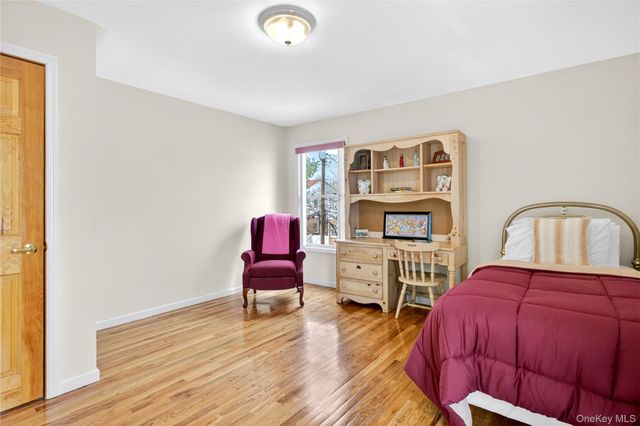 1019 Whittier Avenue, New Hyde Park, NY 11040