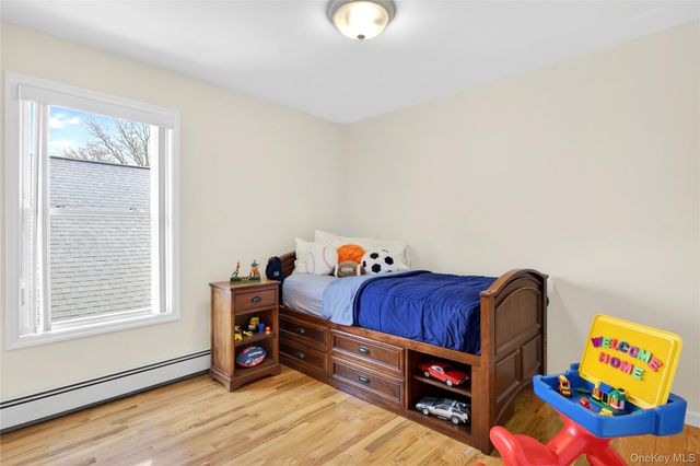 1019 Whittier Avenue, New Hyde Park, NY 11040