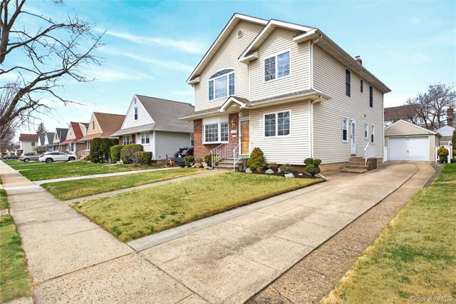 1019 Whittier Avenue, New Hyde Park, NY 11040