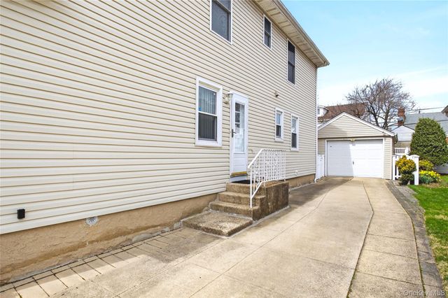 1019 Whittier Avenue, New Hyde Park, NY 11040