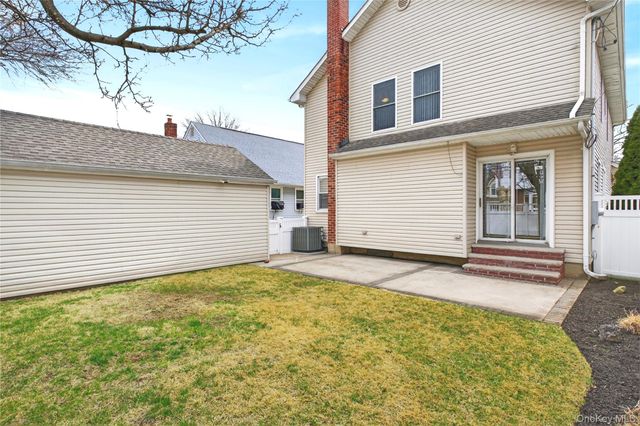 1019 Whittier Avenue, New Hyde Park, NY 11040