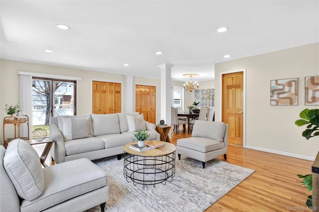 1019 Whittier Avenue, New Hyde Park, NY 11040